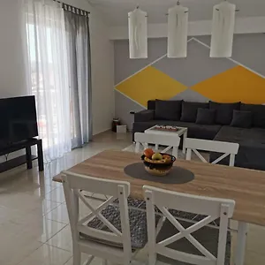 Lorna Apartament Turanj